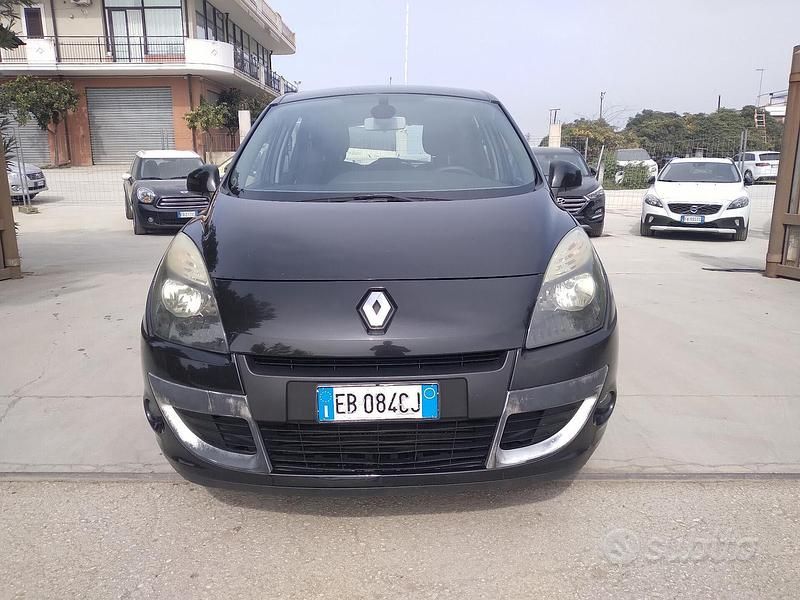 Usata Renault Scénic III Luxe 110 CV (80 kW) 2010 Grigio Monovolume