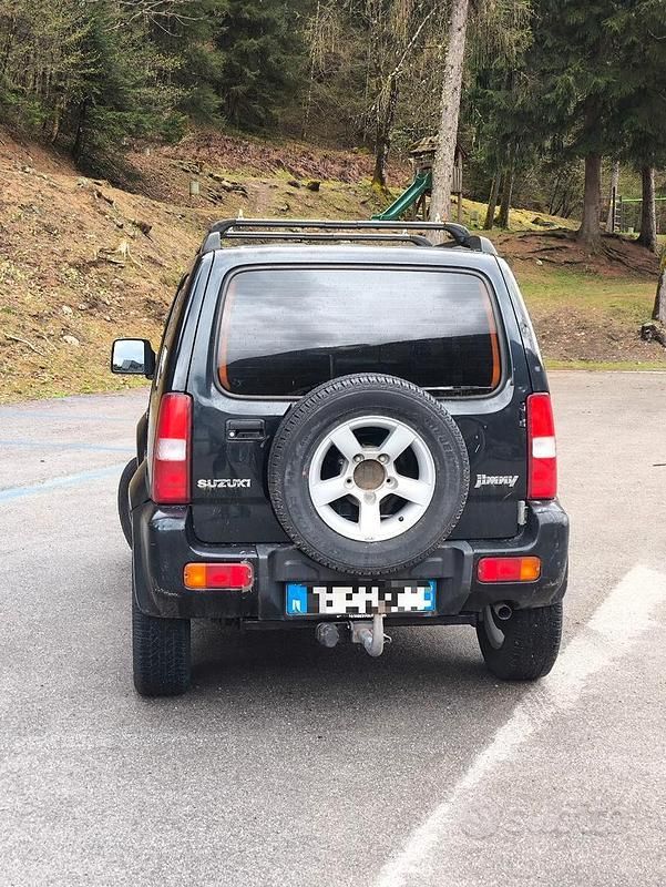 Usata Suzuki Jimny 85 CV (62 kW) 2008 Nero SUV