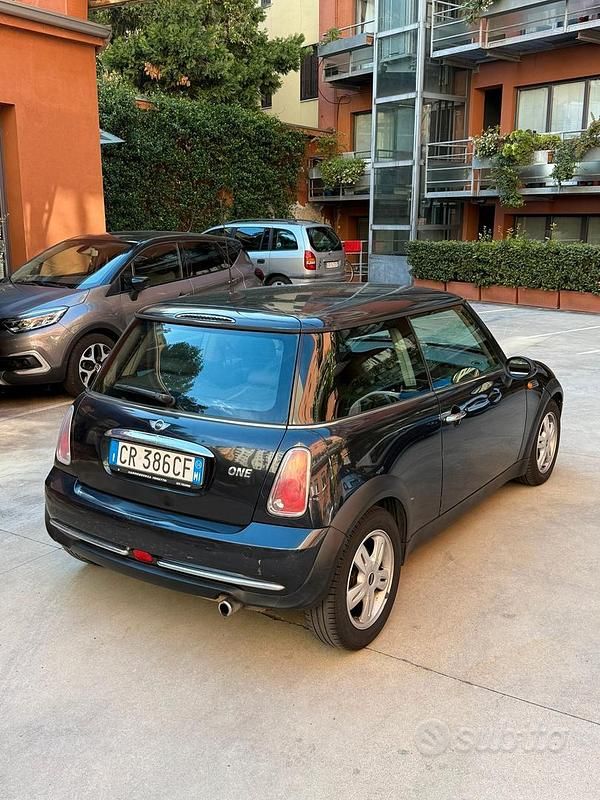 Usata Mini ONE 90 CV (66 kW) 2004 Nero Utilitaria