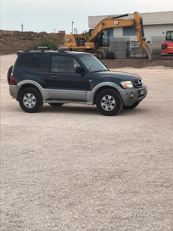 Blu Usata 2004 Mitsubishi Pajero SUV | 7500 € - Immagine 1/4