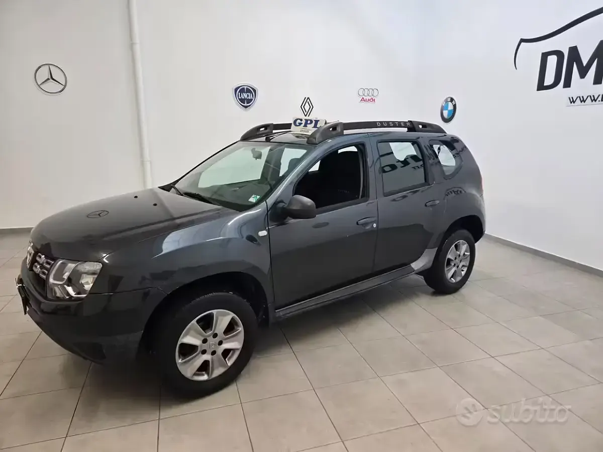 Usata Dacia Duster Lauréate 101 CV (74 kW) 2014 Blu SUV
