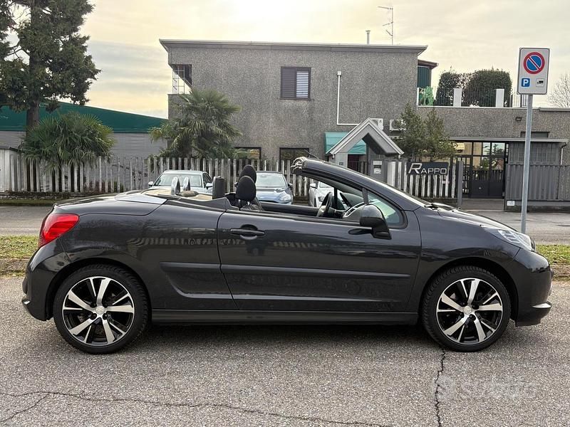 Usata Peugeot 207 CC 120 CV (88 kW) 2007 Nero Cabrio