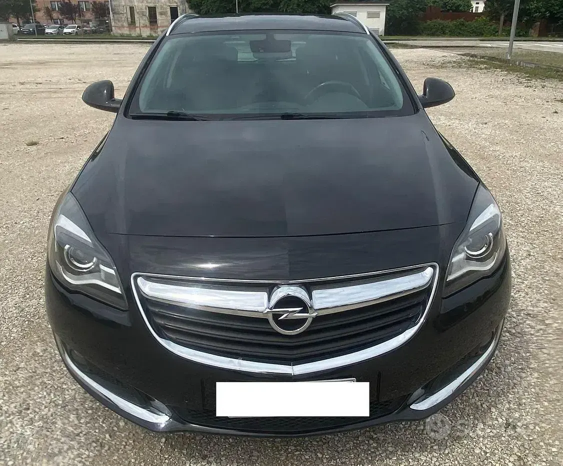 Usata Opel Insignia 136 CV (100 kW) 2016 Nero Station wagon