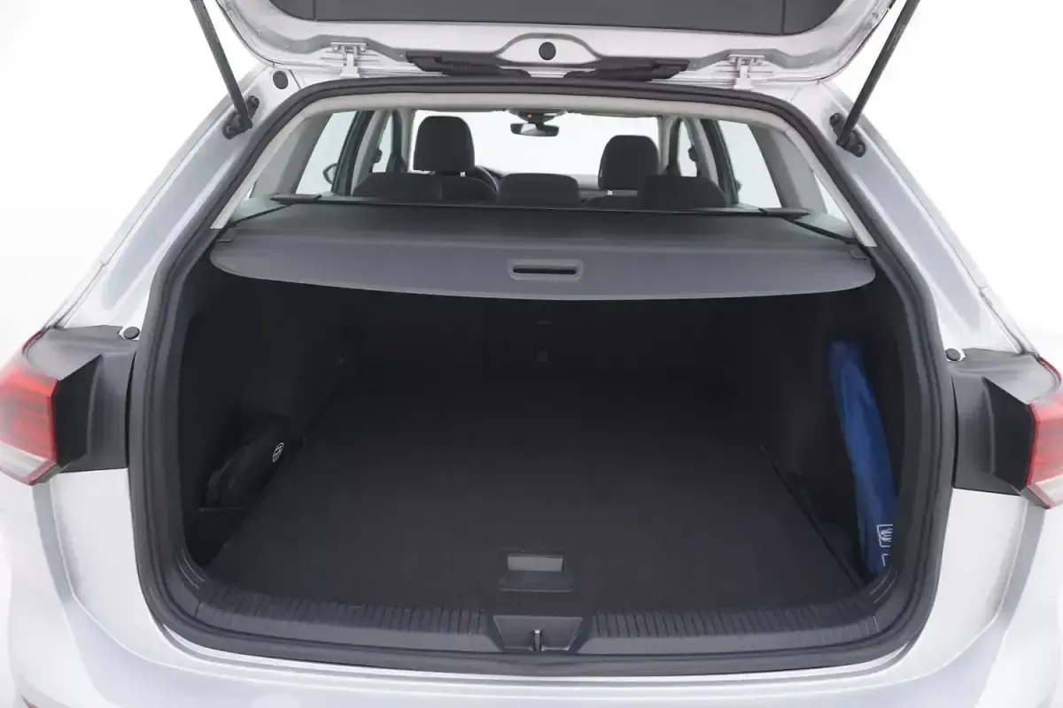 Usata VW Golf VIII Life 116 CV (85 kW) 2021 Argentoargento Station wagon