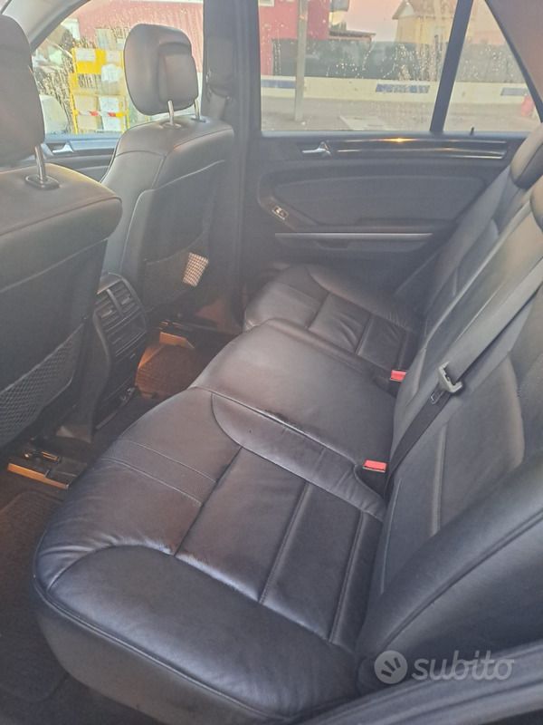 Usata Mercedes ML320 224 CV (164 kW) 2010 Nero SUV