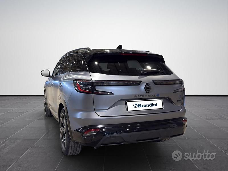 Usata Renault Austral Iconic Esprit Alpine 131 CV (96 kW) 2023 Grigio opaco SUV