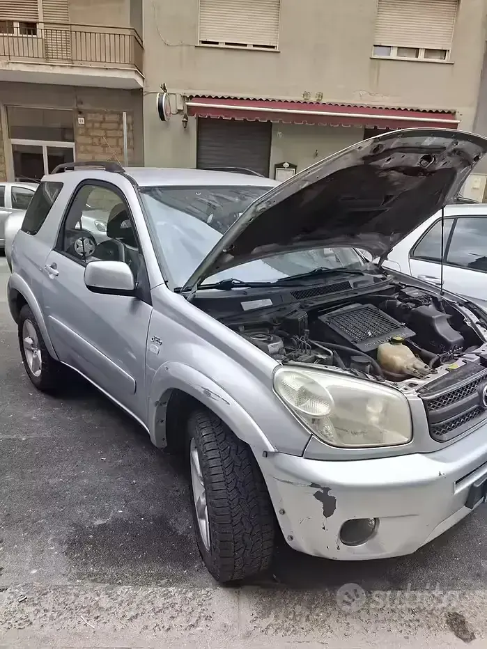 Usata Toyota Passo 116 CV (85 kW) 2004 Grigio Utilitaria