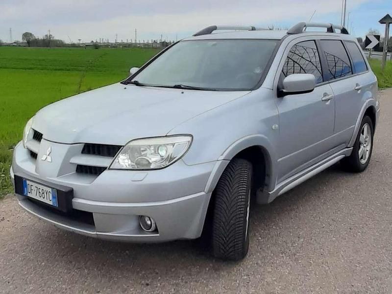 Usata Mitsubishi Outlander 136 CV (100 kW) 2007 Argento SUV