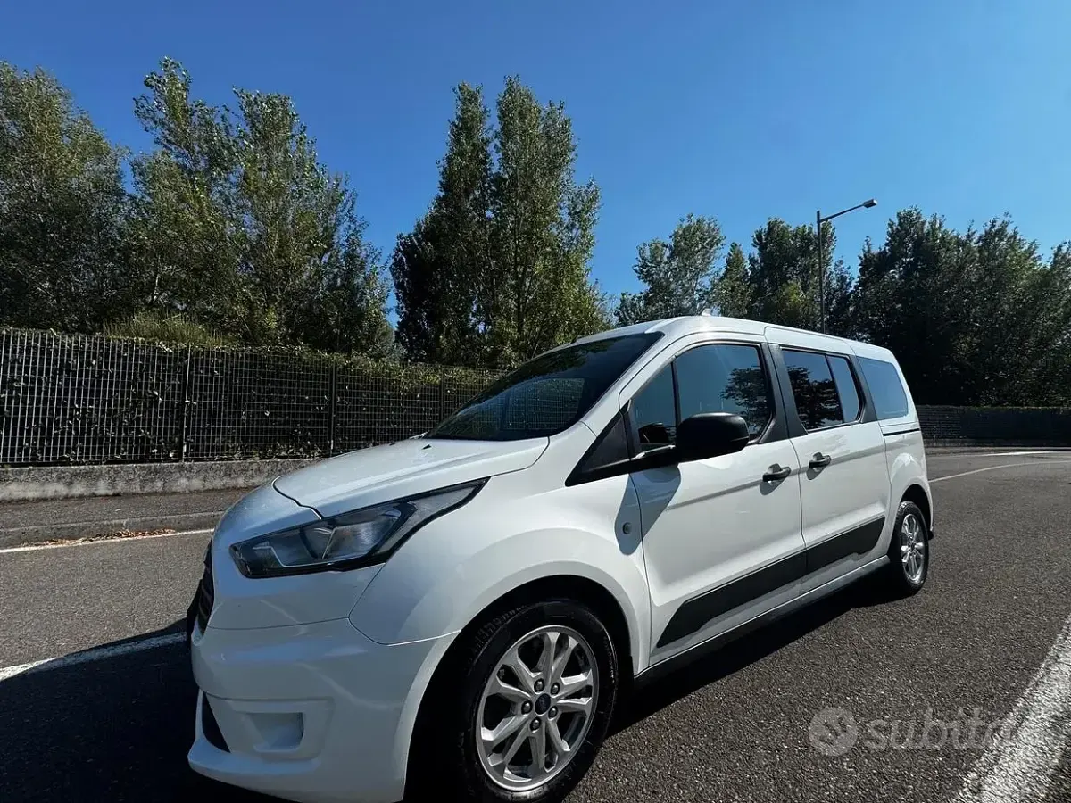 Usata Ford Tourneo Connect Active 120 CV (88 kW) 2021 Bianco Monovolume