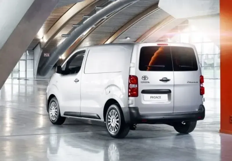 Usata Toyota Proace Comfort 120 CV (88 kW) 2024 Bianco Monovolume