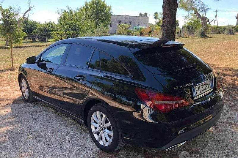 Usata Mercedes CLA200 Shooting Brake Business 136 CV (100 kW) 2018 Station wagon