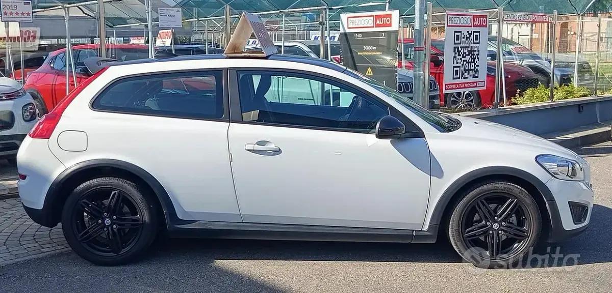 Usata Volvo C30 115 CV (84 kW) 2012 Bianco Utilitaria