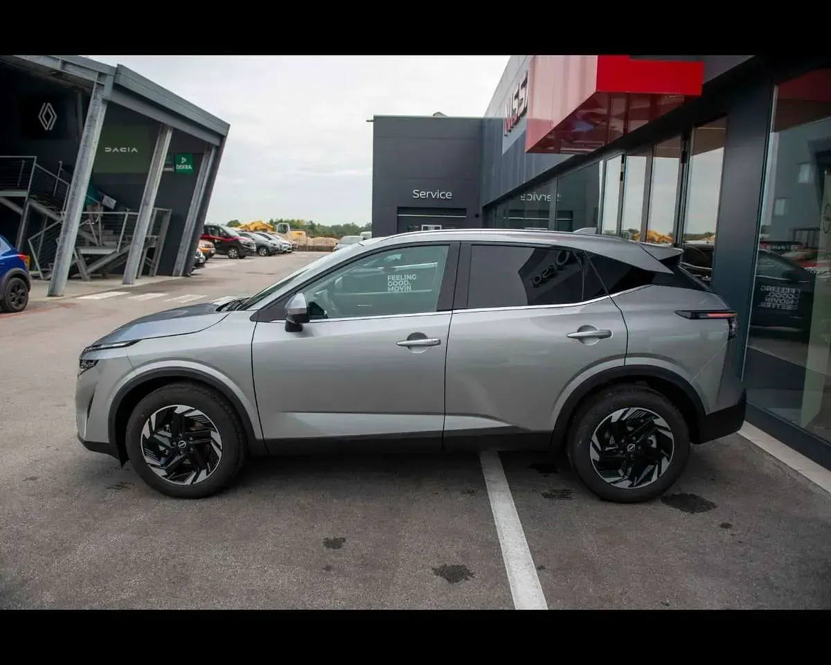 Nuova Nissan Qashqai N-Connecta 140 CV (102 kW) 2026 Newport grey SUV