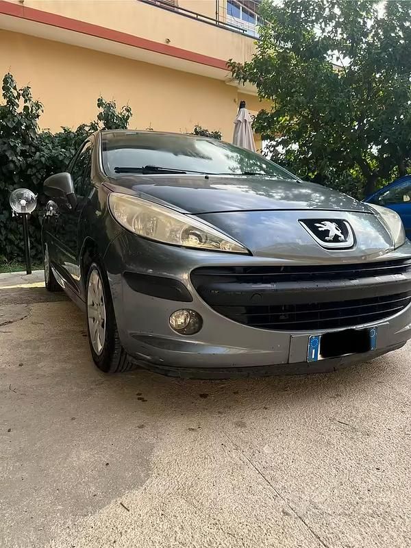 Usata Peugeot 207 75 CV (55 kW) 2008 Grigio Utilitaria