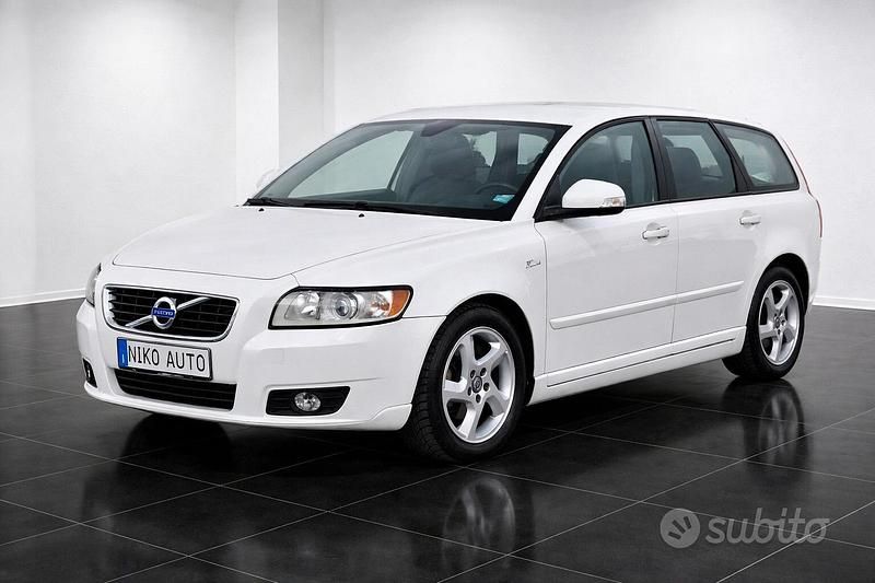 Usata Volvo V50 R-Design 114 CV (83 kW) 2011 Bianco Station wagon