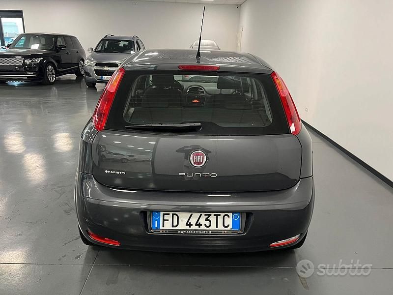 Usata Fiat Punto Lounge 78 CV (57 kW) 2016 Nero Utilitaria