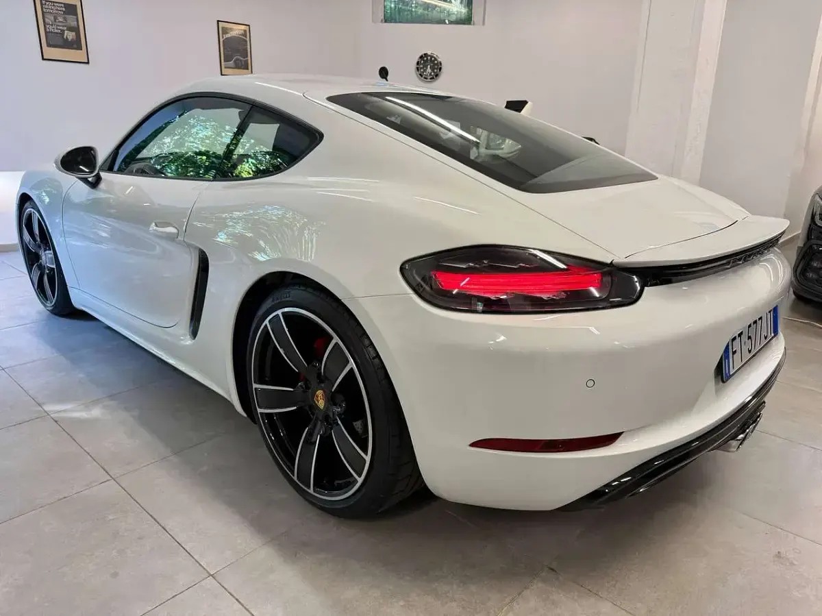 Usata Porsche 718 Sport 299 CV (219 kW) 2017 Bianco pastello Coupé