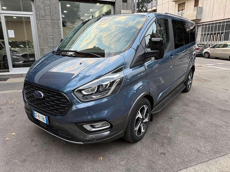 Usata Ford Tourneo Active 185 CV (136 kW) 2021 Blu/azzurro Monovolume