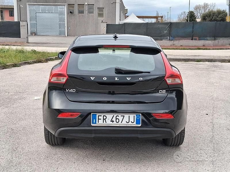 Usata Volvo V40 120 CV (88 kW) 2015 Berlina