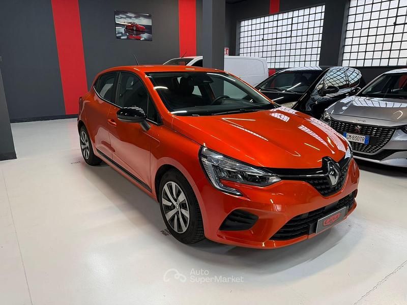 Usata Renault Clio V 91 CV (66 kW) 2023 Arancione Berlina