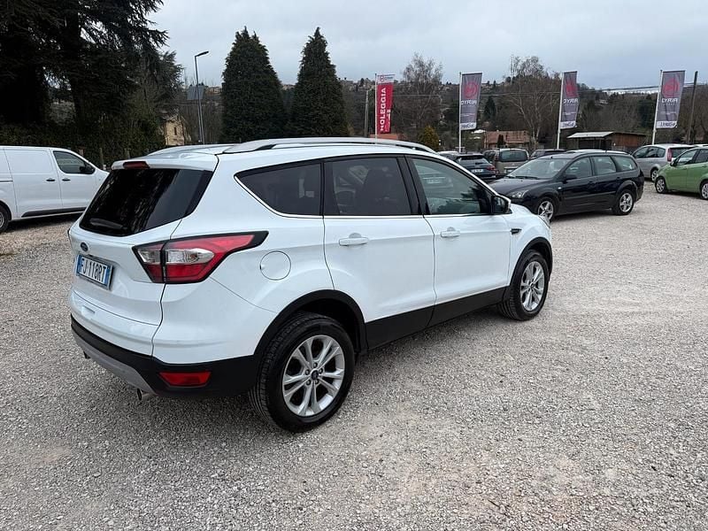 Usata Ford Kuga Titanium 120 CV (88 kW) 2017 Bianco SUV