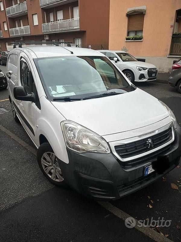 Bianco Usata 2017 Peugeot Partner Monovolume | 5999 € (Buon prezzo) - Immagine 1/4