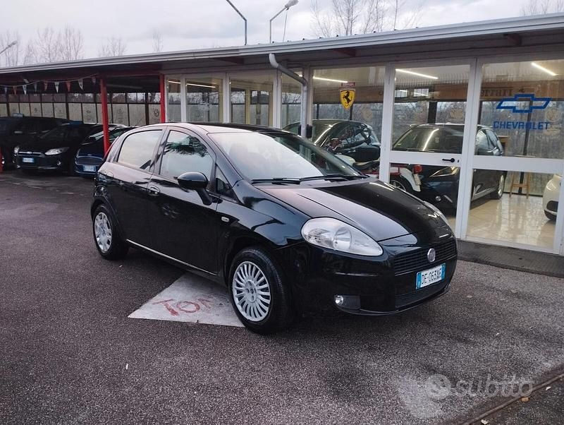 Usata Fiat Grande Punto Active 65 CV (47 kW) 2007 Nero Utilitaria