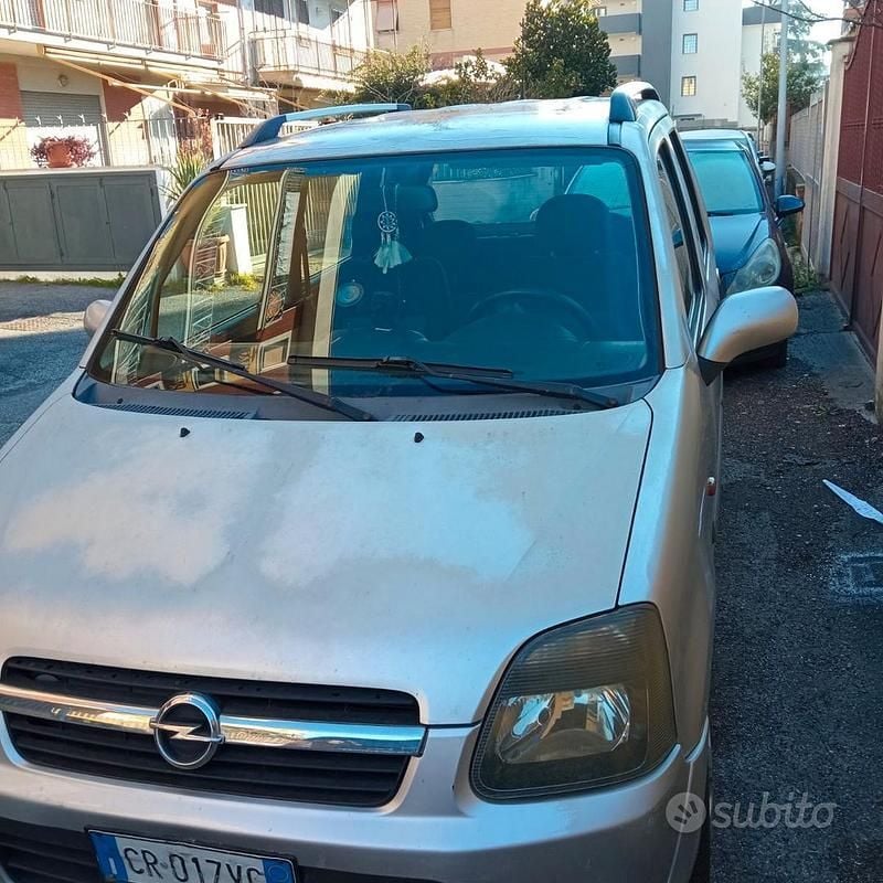 Usata Opel Agila 75 CV (55 kW) 2004 Grigio Monovolume