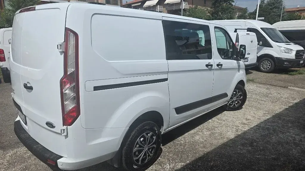 Usata Ford Transit Custom Trend 131 CV (96 kW) 2021 Bianco / pastello Berlina