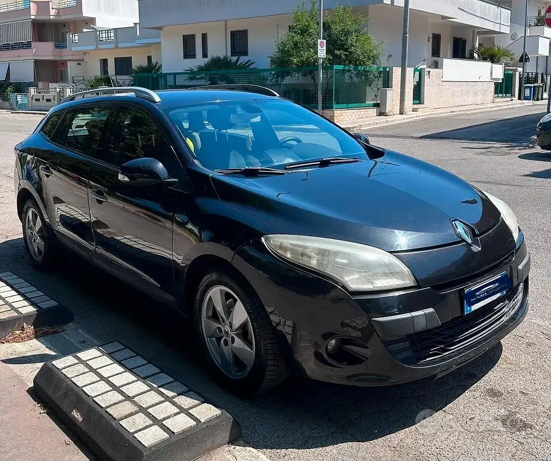 Usata Renault Mégane GrandTour Dynamique 110 CV (80 kW) 2010 Nero Station wagon