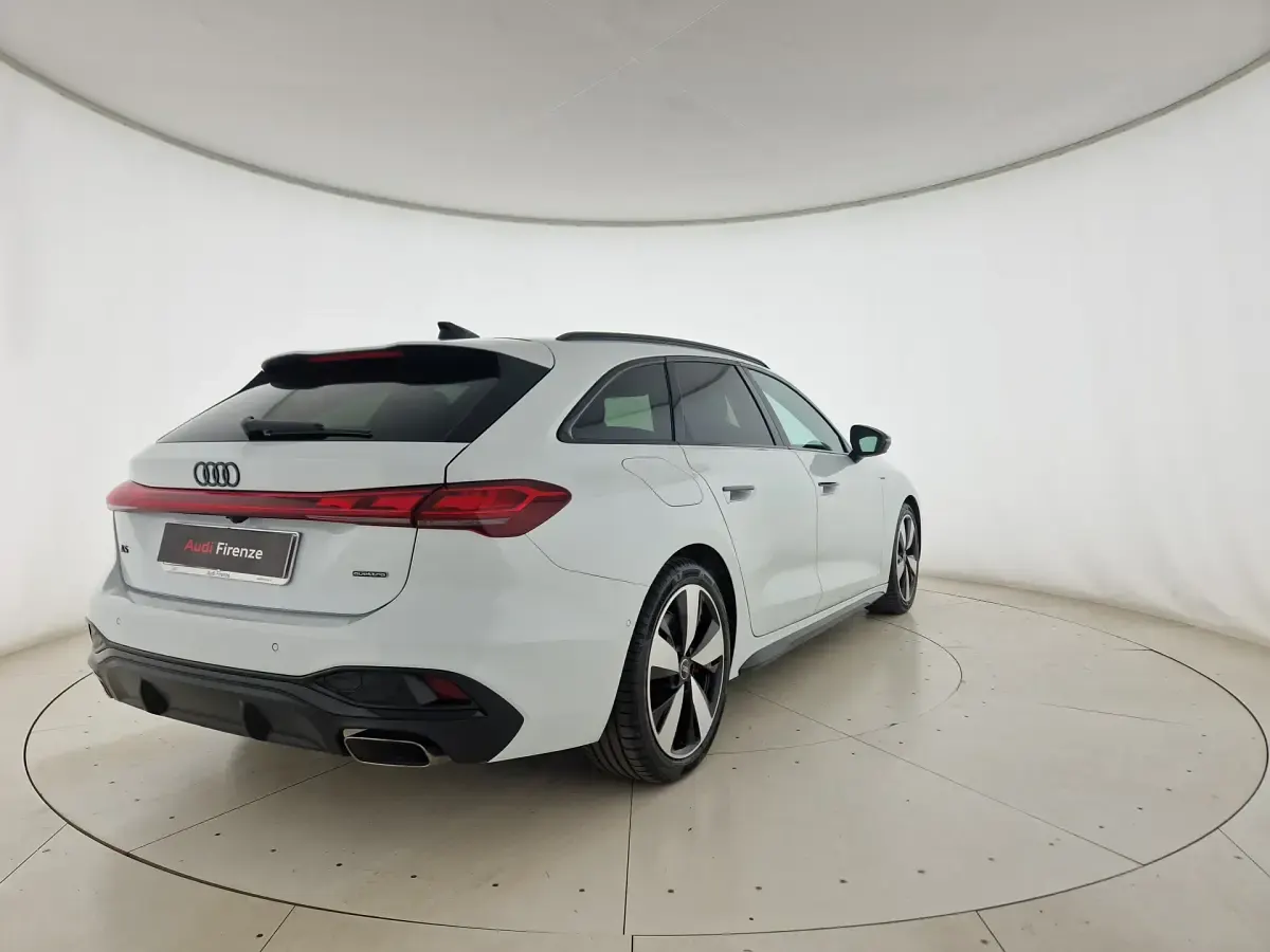 Nuova Audi A5 S-Line 299 CV (219 kW) 2025 Bianco ghiacciaio metallizzato Station wagon