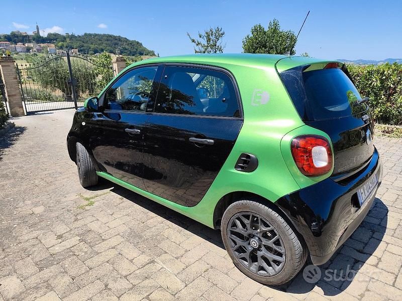 Usata Smart ForFour Electric Drive 60 kW (82 CV) 2019 Nero Utilitaria