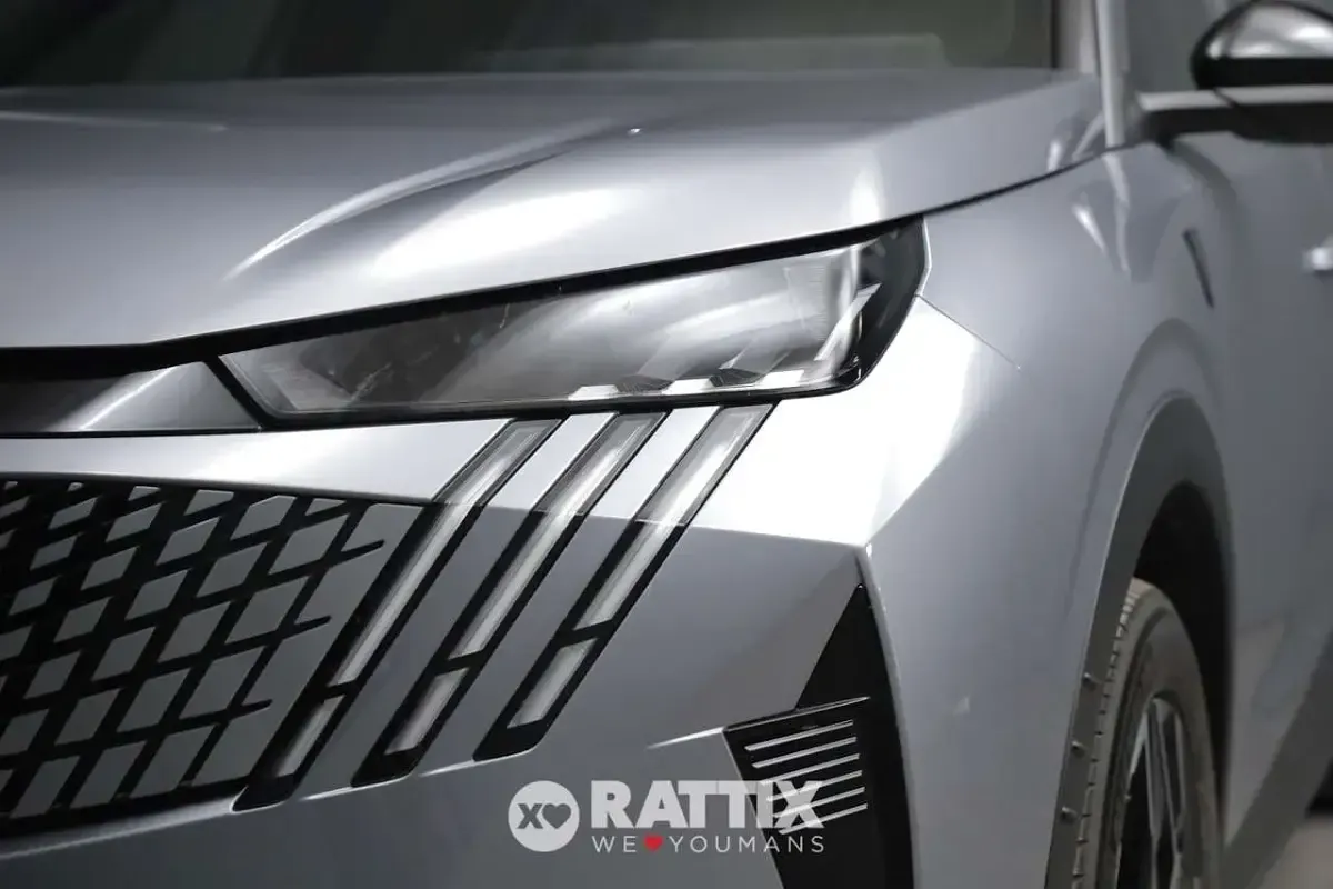 Usata Peugeot 3008 GT 136 CV (100 kW) 2024 Grigio artense SUV