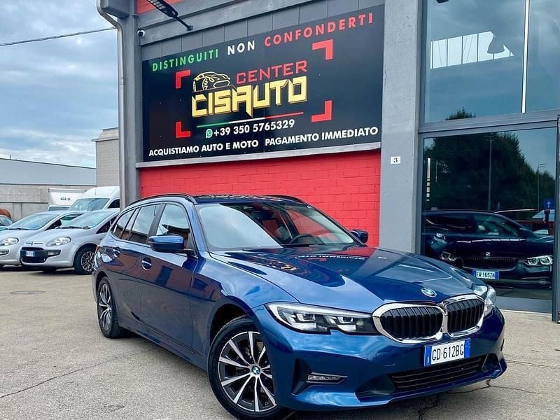 Usata BMW 320e Sport Line 190 CV (139 kW) 2020 Blu Station wagon