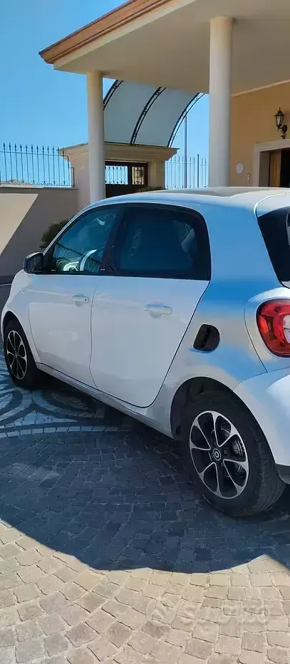 Usata Smart ForFour 71 CV (52 kW) 2016 Bianco Utilitaria