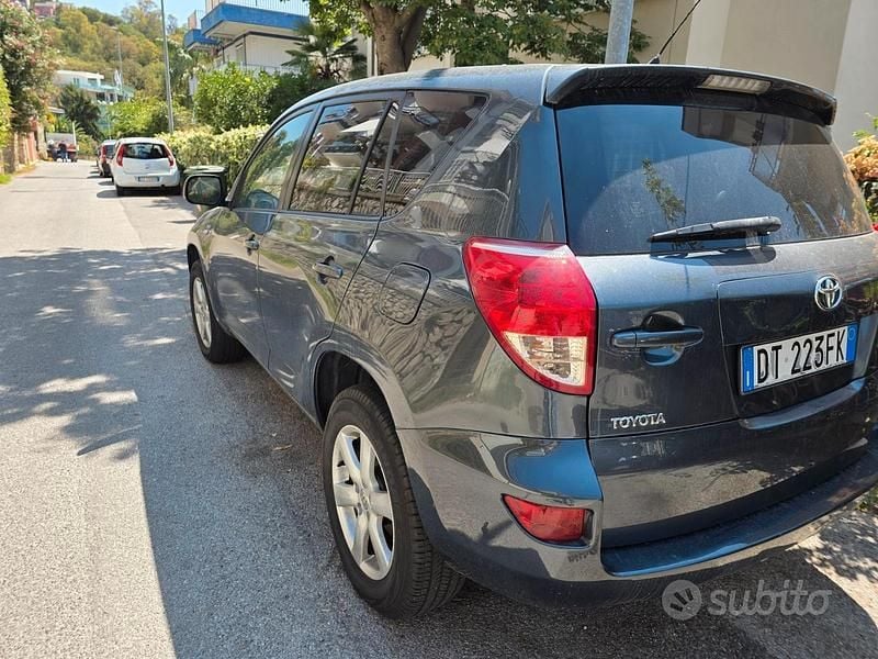 Usata Toyota RAV4 Sol 150 CV (110 kW) 2008 Grigio SUV