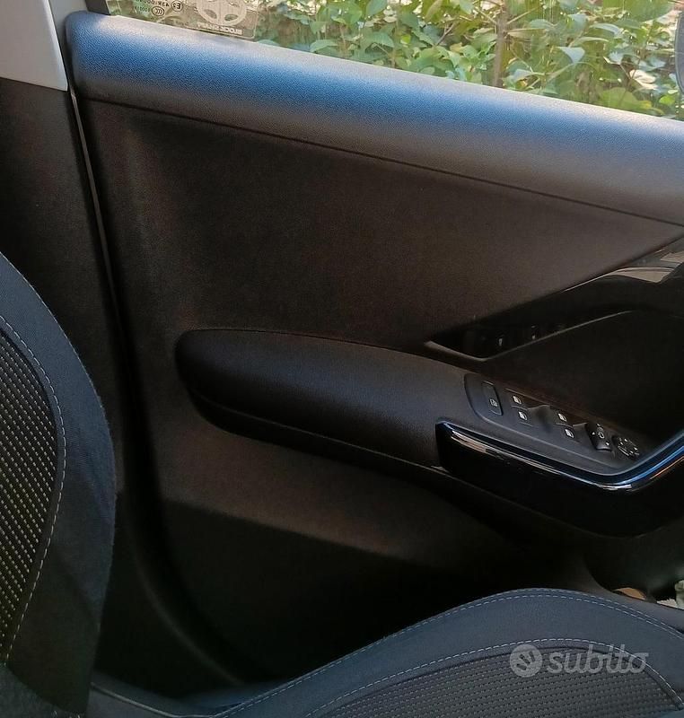 Usata Peugeot 208 2016 Grigio Utilitaria