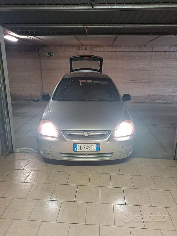 Grigio Usata 2004 Kia Rio Station wagon | 1200 € - Immagine 1/4