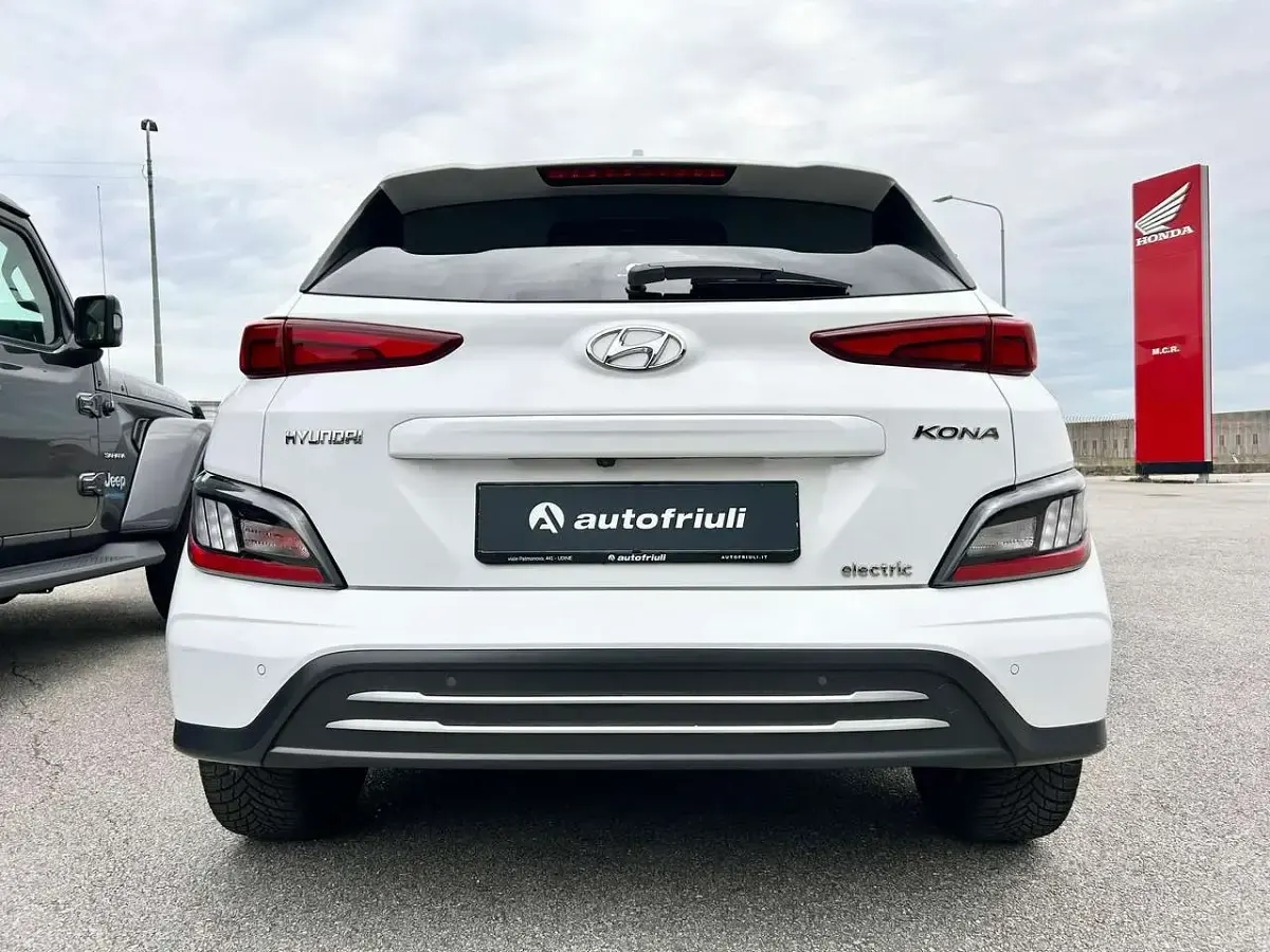 Usata Hyundai Kona 25 kW (35 CV) 2021 Polar white SUV