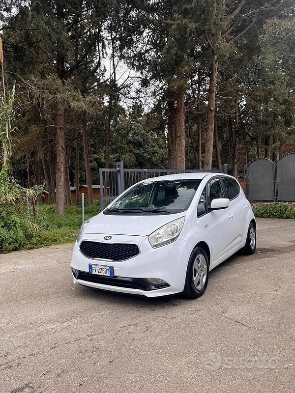 Usata Kia Venga 90 CV (66 kW) 2019 Bianco Utilitaria