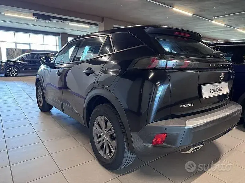 Usata Peugeot 2008 Active 131 CV (96 kW) 2020 Nero SUV