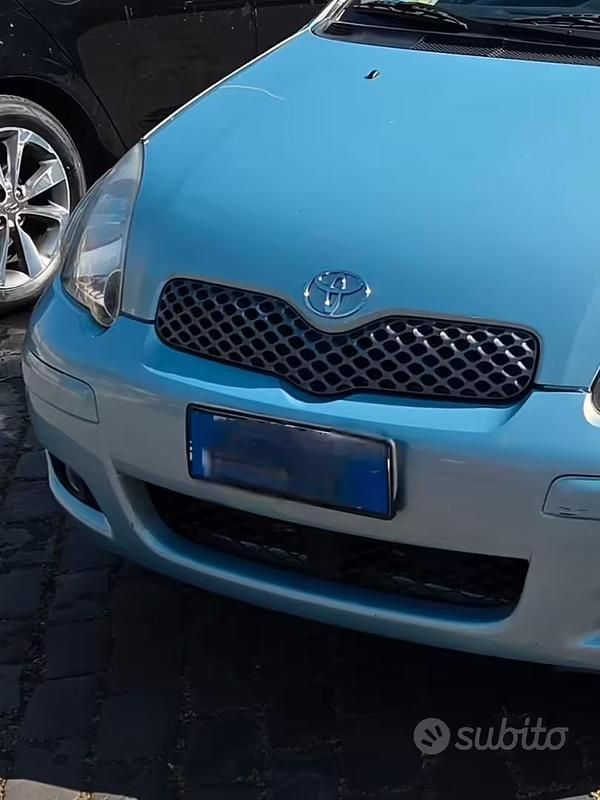 Usata Toyota Yaris Sol 75 CV (55 kW) 2004 Blu Berlina