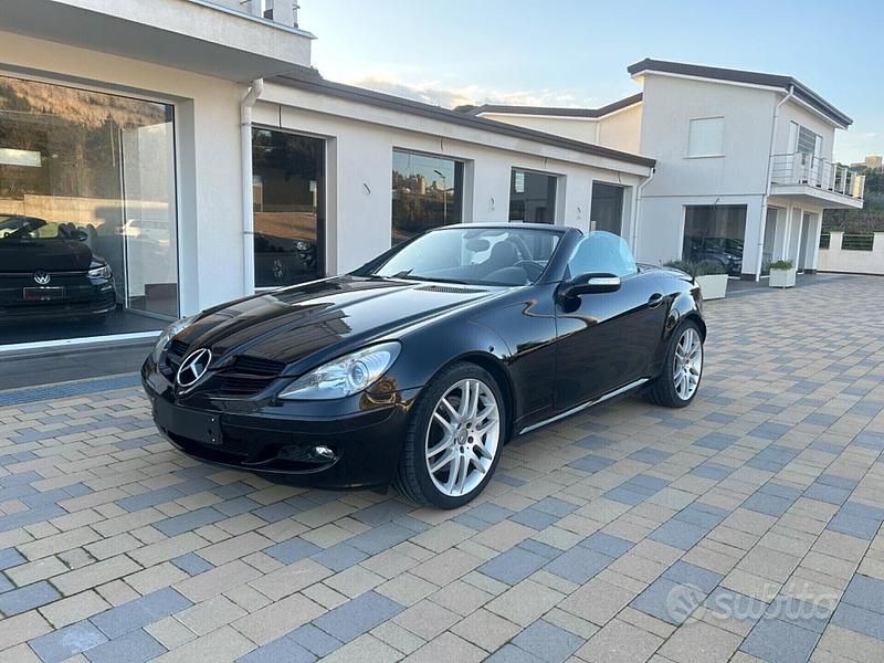 Nero Usata 2007 Mercedes SLK350 Premium Cabrio | 22.500 € (Molto cara) - Immagine 1/4