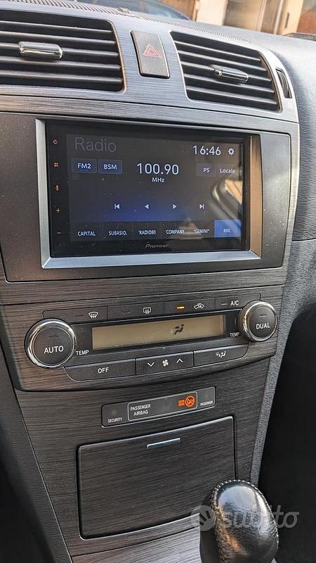 Usata Toyota Avensis 150 CV (110 kW) 2009 Grigio Station wagon