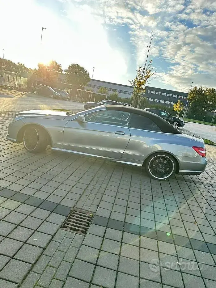Usata Mercedes E350 272 CV (200 kW) 2010 Grigio