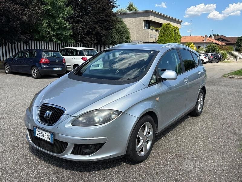 Argento Usata 2008 Seat Altea XL Monovolume | 3450 € (Buon prezzo) - Immagine 1/4