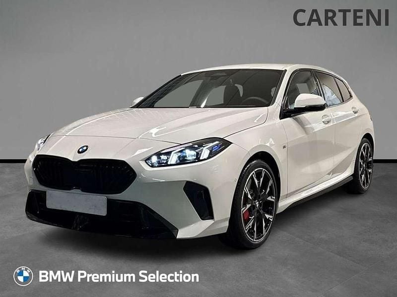 Alpin white pastello Usata 2024 BMW 118 Comfort Edition Utilitaria | 37.900 € (Cara) - Immagine 1/4