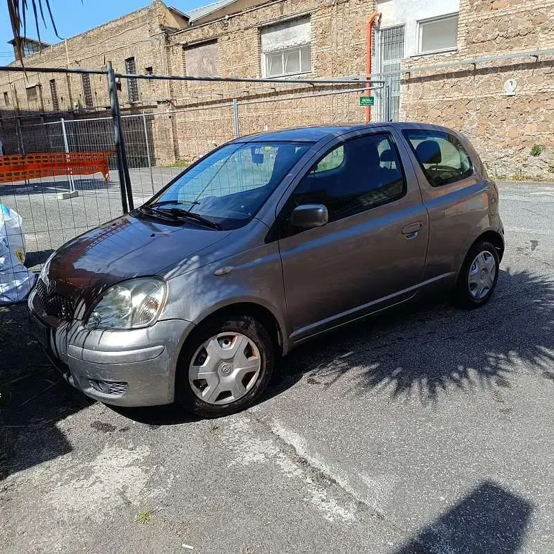 Usata Toyota Yaris Sol 87 CV (63 kW) 2003 Utilitaria