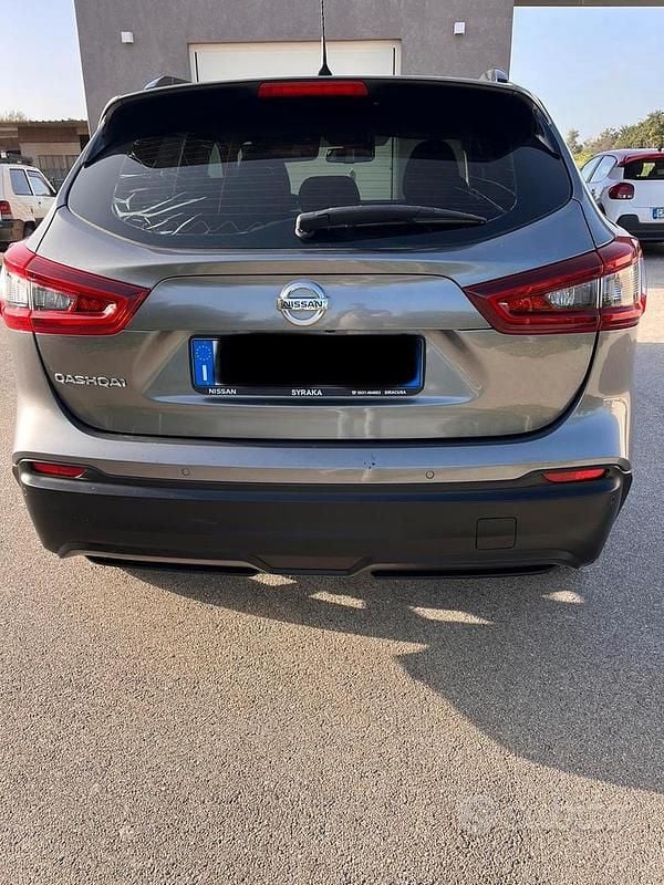 Usata Nissan Qashqai N-TEC 115 CV (84 kW) 2020 Grigio SUV