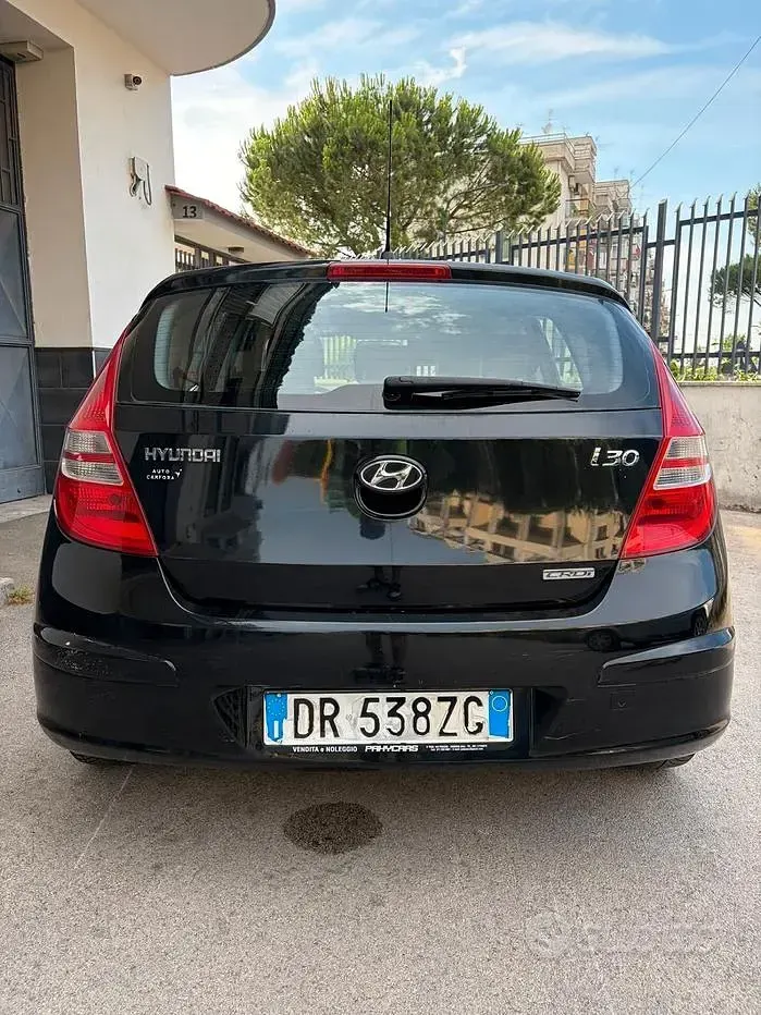 Usata Hyundai i30 90 CV (66 kW) 2008 Nero Berlina